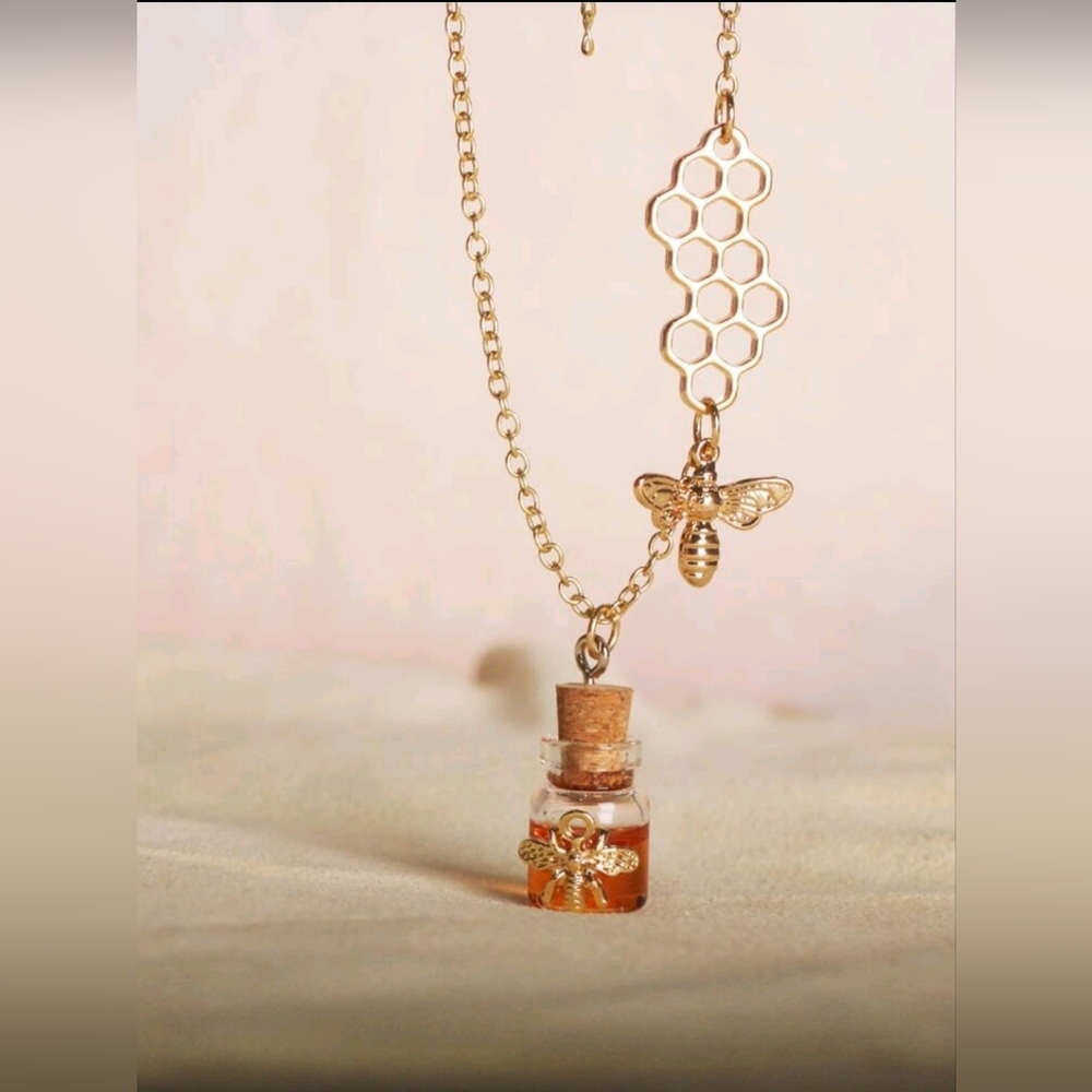Elegant Honeybee Bottle-Shaped Pendant Necklace – Zinc Alloy, 40+5cm